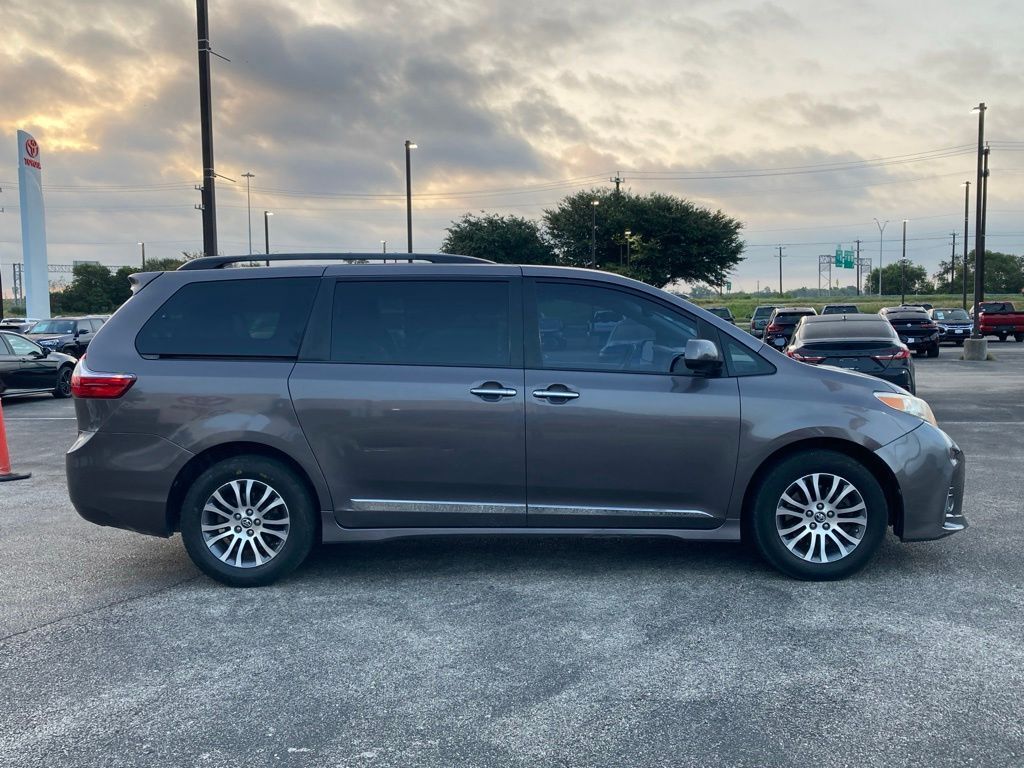 2020 Toyota Sienna XLE San Antonio TX