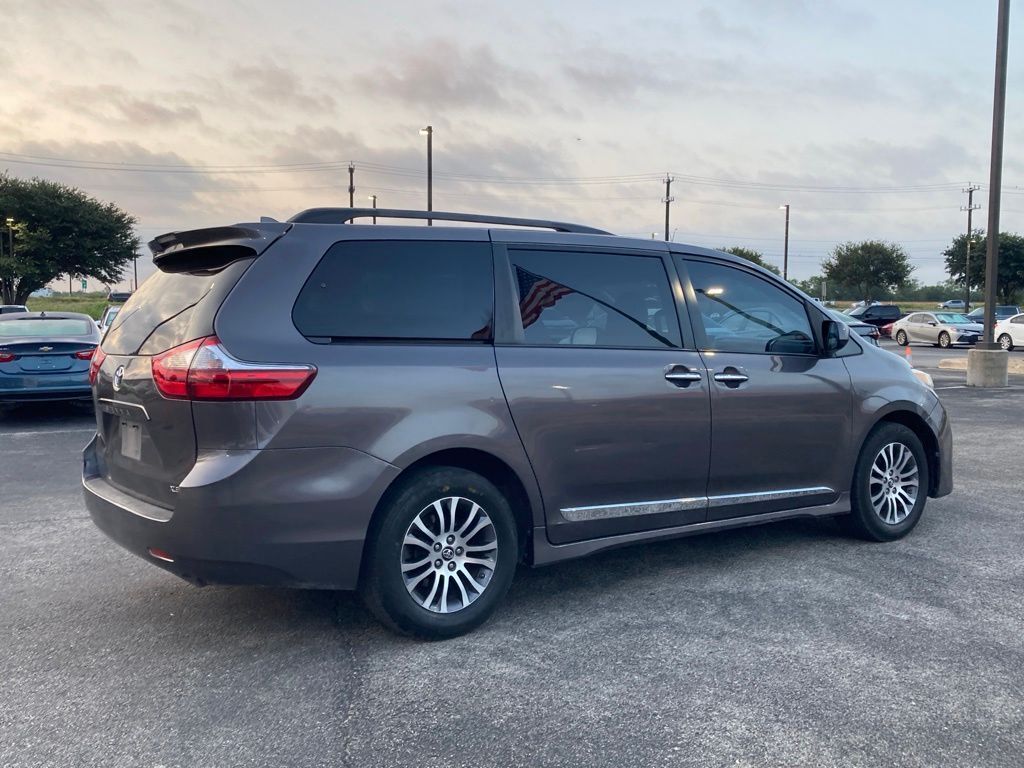2020 Toyota Sienna XLE San Antonio TX