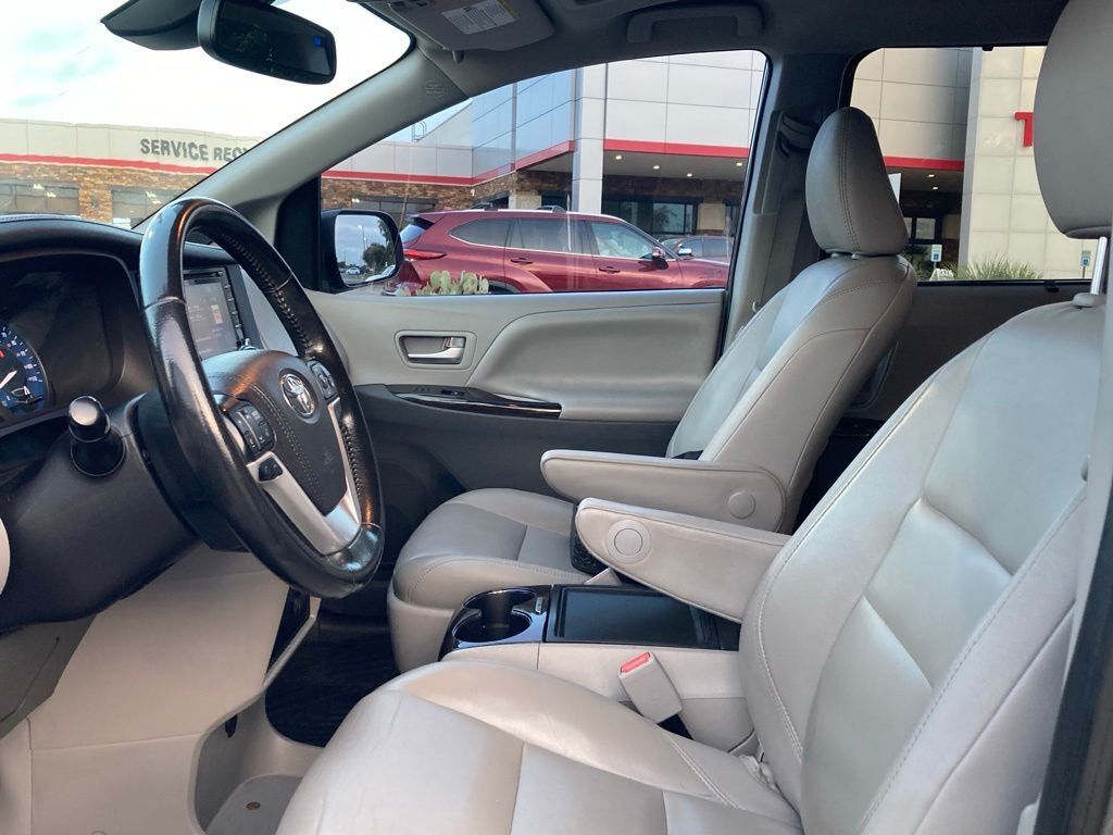 2020 Toyota Sienna XLE San Antonio TX