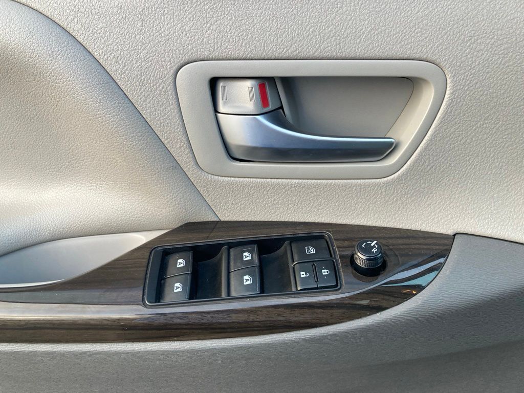 2020 Toyota Sienna XLE San Antonio TX