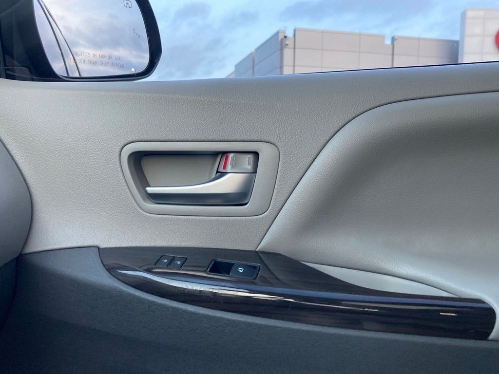 2020 Toyota Sienna XLE San Antonio TX