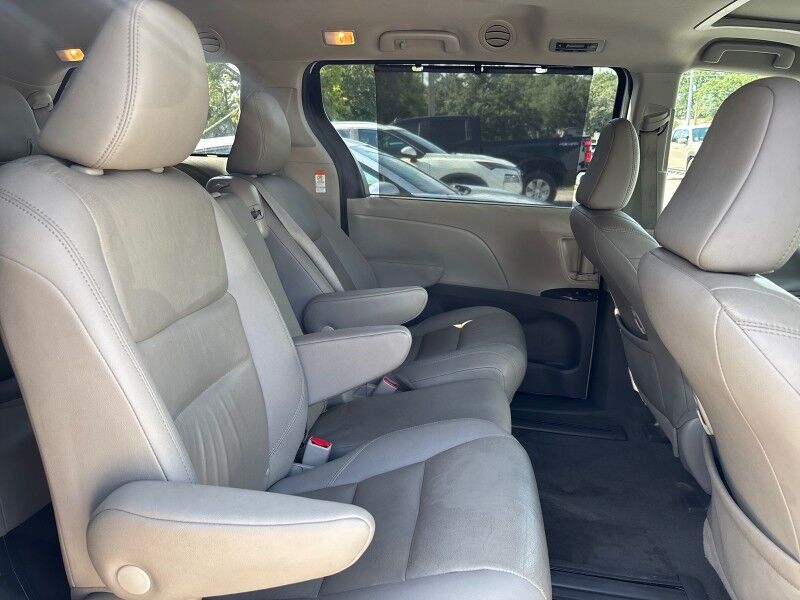 2020 Toyota Sienna XLE w/LTHR. SUNR. NAVI. Seffner FL