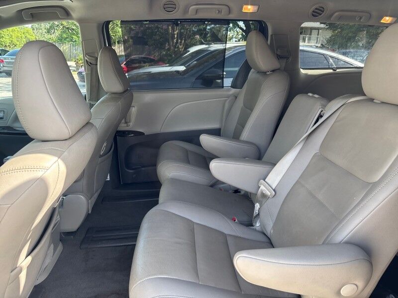 2020 Toyota Sienna XLE w/LTHR. SUNR. NAVI. Seffner FL