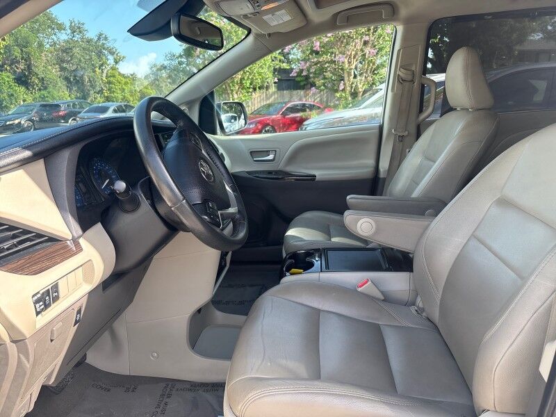 2020 Toyota Sienna XLE w/LTHR. SUNR. NAVI. Seffner FL