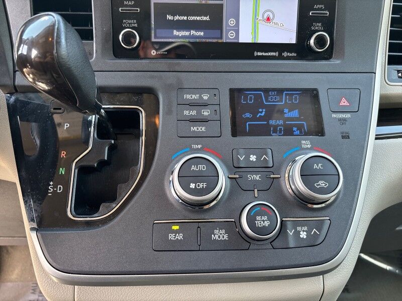 2020 Toyota Sienna XLE w/LTHR. SUNR. NAVI. Seffner FL