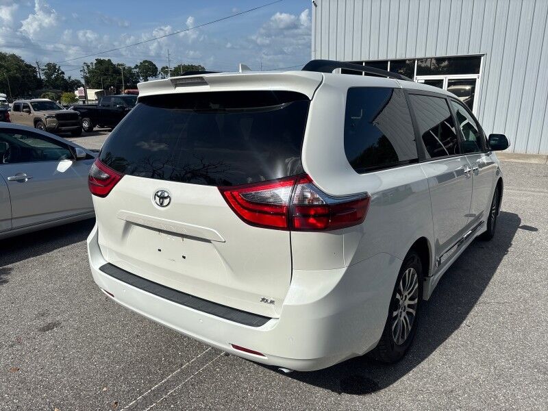 2020 Toyota Sienna XLE w/LTHR. SUNR. NAVI. Seffner FL