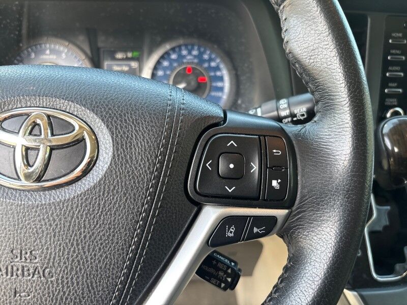 2020 Toyota Sienna XLE w/LTHR. SUNR. NAVI. Seffner FL