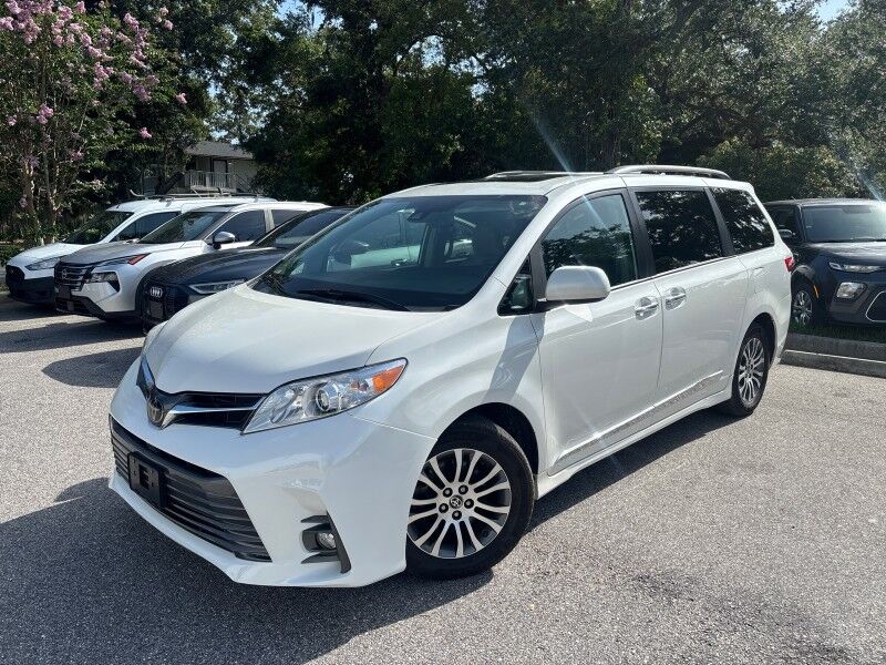 2020 Toyota Sienna XLE w/LTHR. SUNR. NAVI. Seffner FL