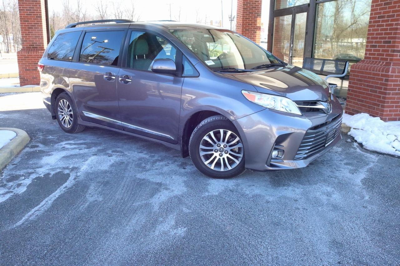 2020 Toyota Sienna XLE