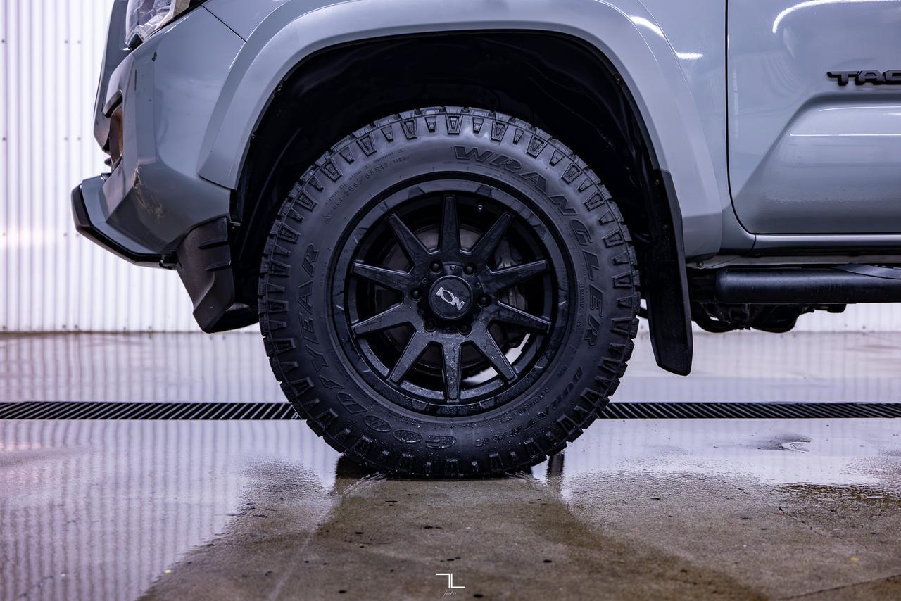 2020 Toyota Tacoma 4x4 Crew Cab TRD Sport Leather Roof Nav Red Deer AB
