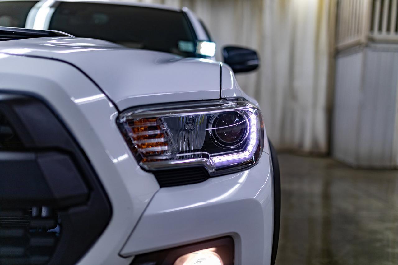 2020 Toyota Tacoma 4x4 Crew Cab TRD Sport Manual Leather Roof Nav Red Deer AB