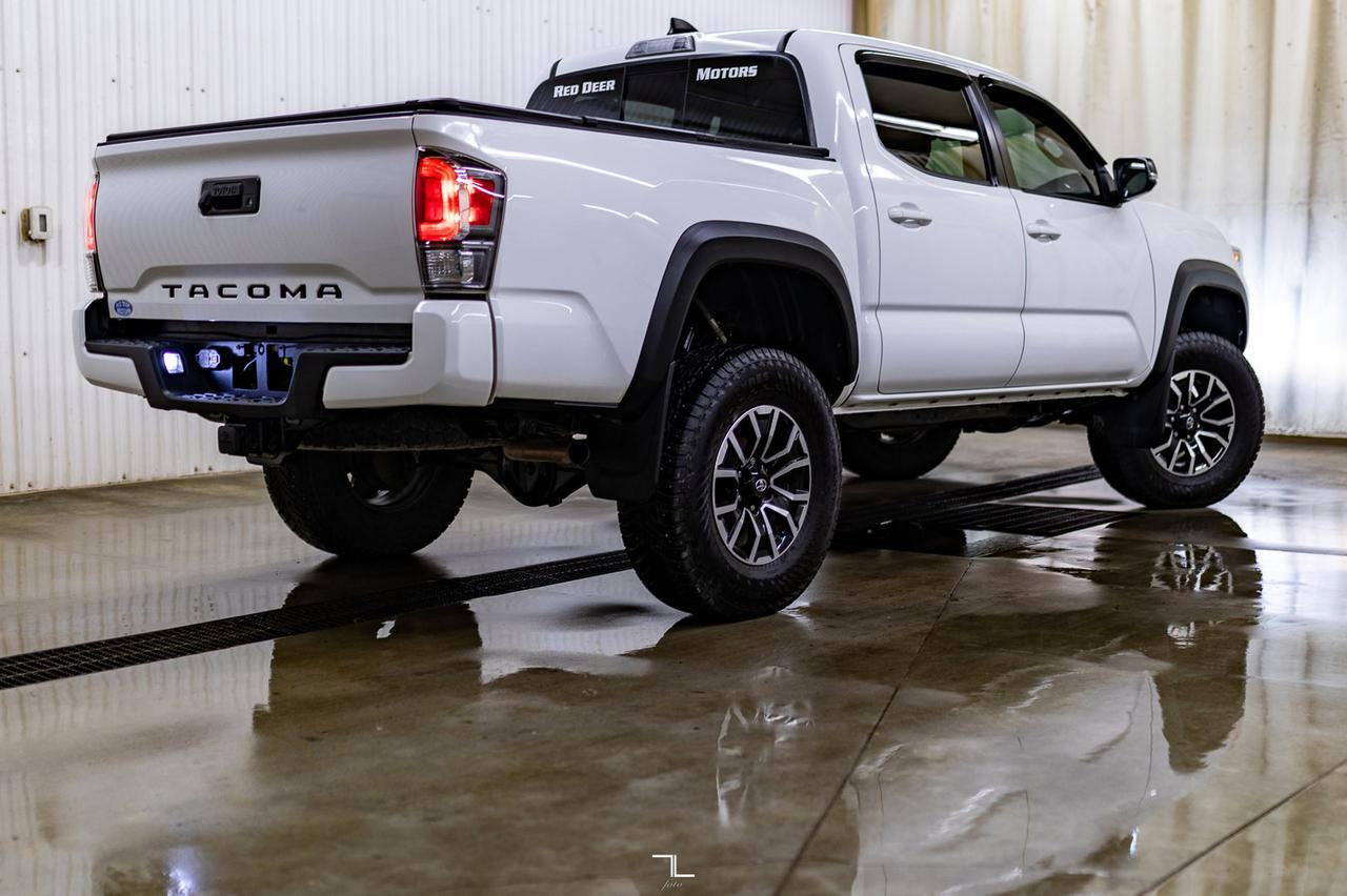 2020 Toyota Tacoma 4x4 Crew Cab TRD Sport Manual Leather Roof Nav Red Deer AB