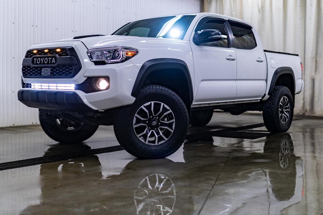 2020 Toyota Tacoma 4x4 Crew Cab TRD Sport Manual Leather Roof Nav Red Deer AB