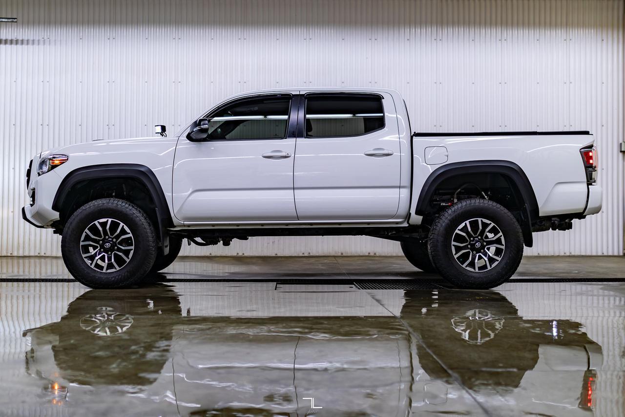 2020 Toyota Tacoma 4x4 Crew Cab TRD Sport Manual Leather Roof Nav Red Deer AB
