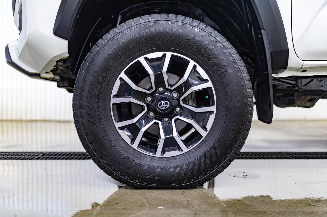 2020 Toyota Tacoma 4x4 Crew Cab TRD Sport Manual Leather Roof Nav Red Deer AB