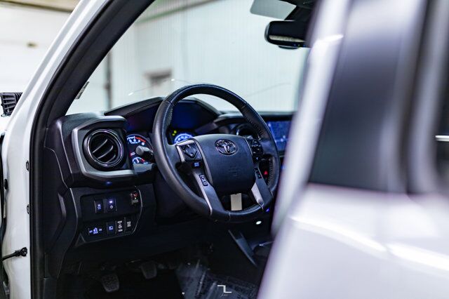 2020 Toyota Tacoma 4x4 Crew Cab TRD Sport Manual Leather Roof Nav Red Deer AB