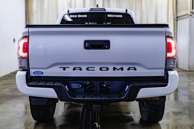 2020 Toyota Tacoma 4x4 Crew Cab TRD Sport Manual Leather Roof Nav Red Deer AB