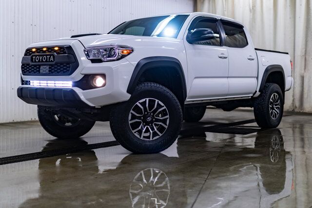 2020 Toyota Tacoma 4x4 Crew Cab TRD Sport Manual Leather Roof Nav Red Deer AB