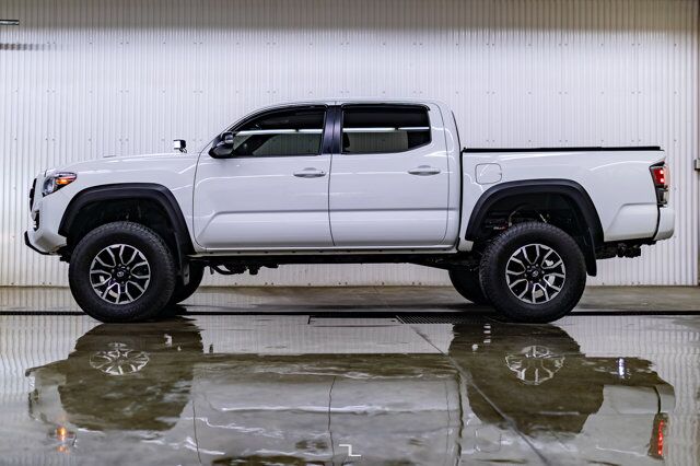 2020 Toyota Tacoma 4x4 Crew Cab TRD Sport Manual Leather Roof Nav Red Deer AB