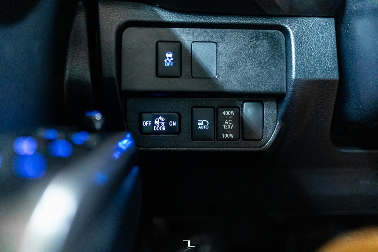2020 Toyota Tacoma 4x4 Double Cab SR5 PSeat BCam Red Deer AB
