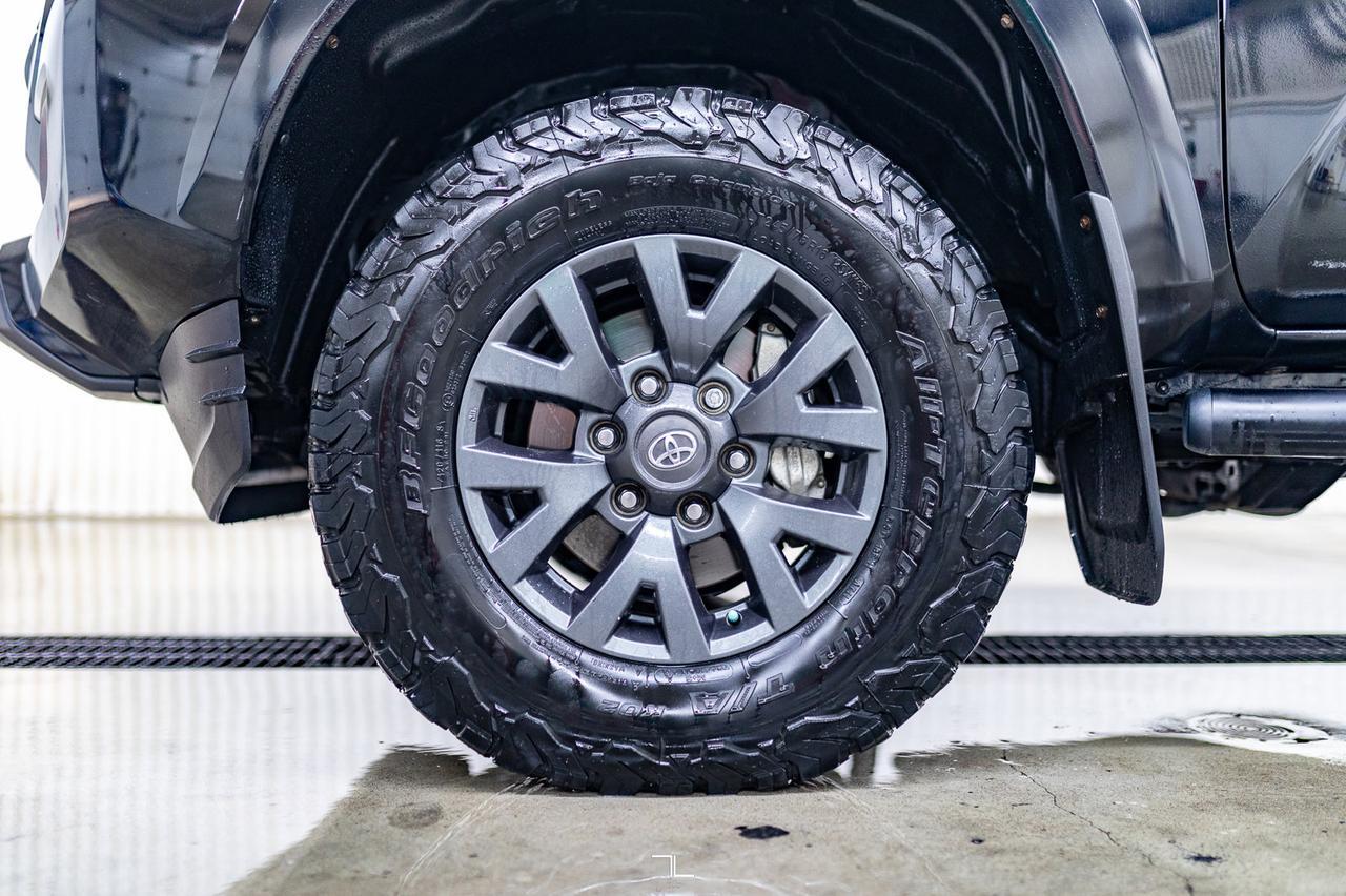 2020 Toyota Tacoma 4x4 Double Cab SR5 PSeat BCam Red Deer AB