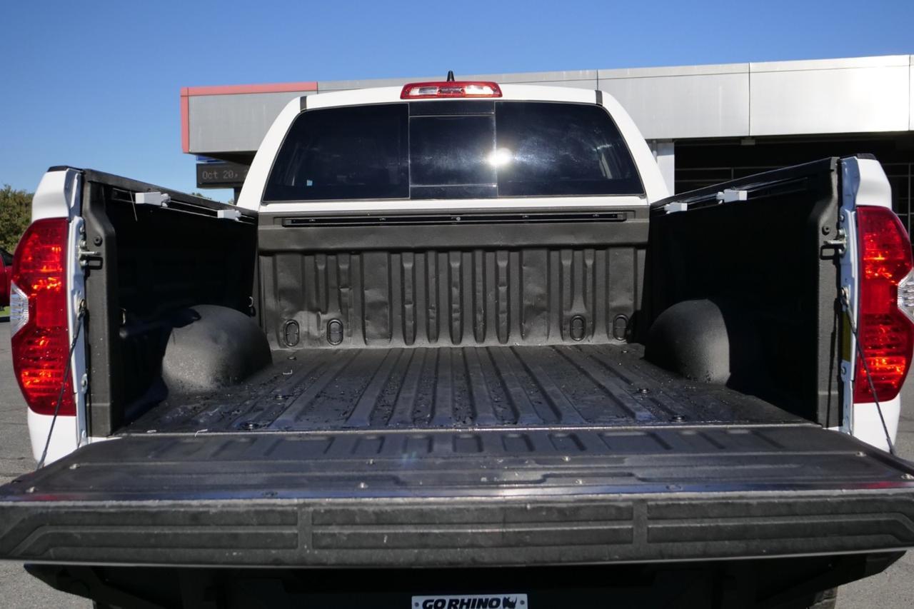 2020 Toyota Tundra 4WD SR5 4X4 / 5.7L V8 / Wheels & Tire Upgrade Lincolnton NC