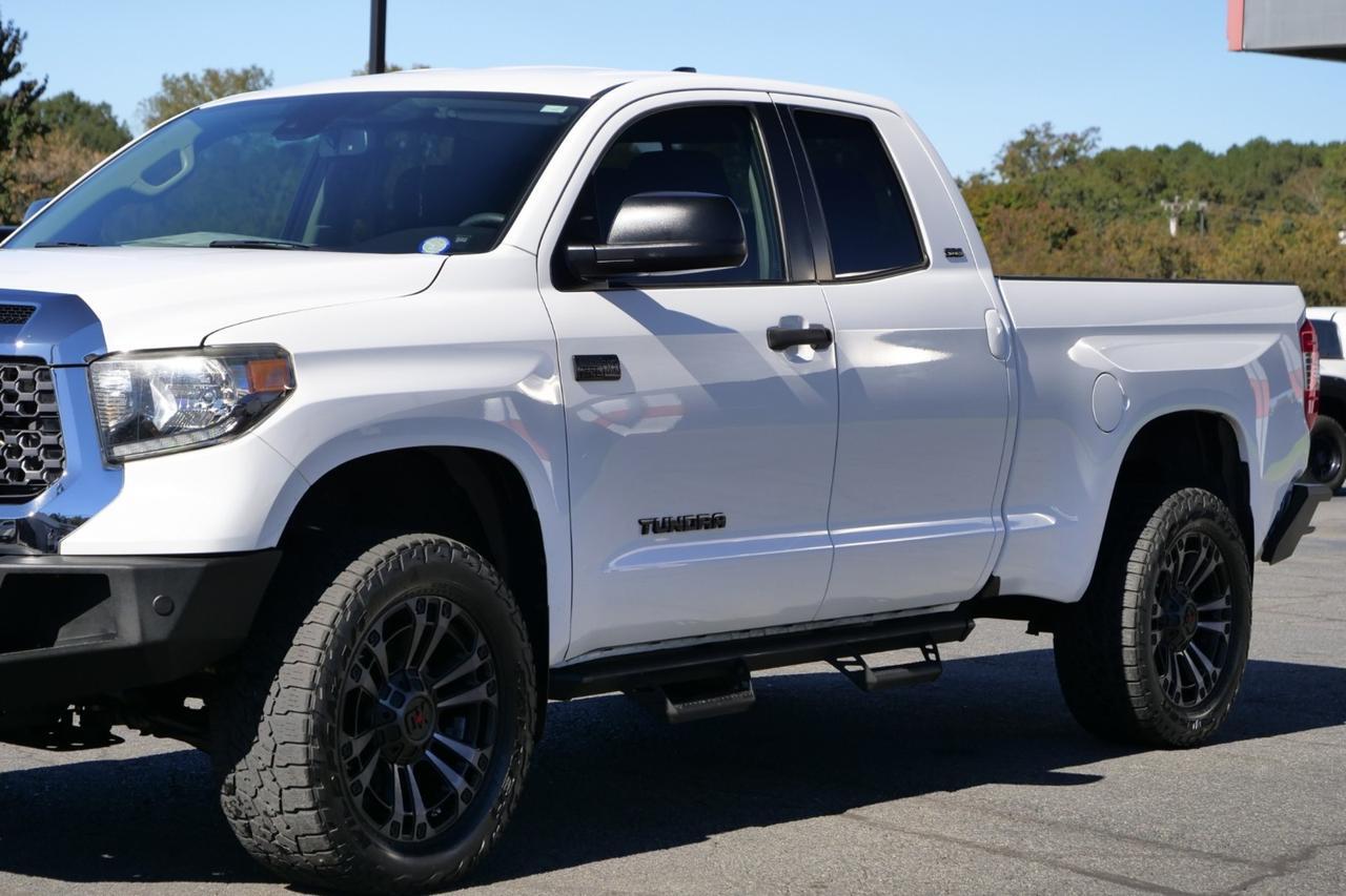 2020 Toyota Tundra 4WD SR5 4X4 / 5.7L V8 / Wheels & Tire Upgrade Lincolnton NC