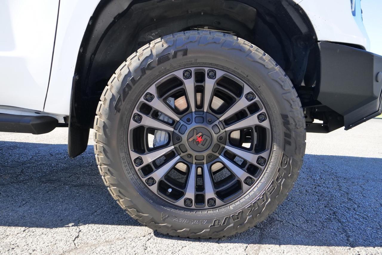 2020 Toyota Tundra 4WD SR5 4X4 / 5.7L V8 / Wheels & Tire Upgrade Lincolnton NC