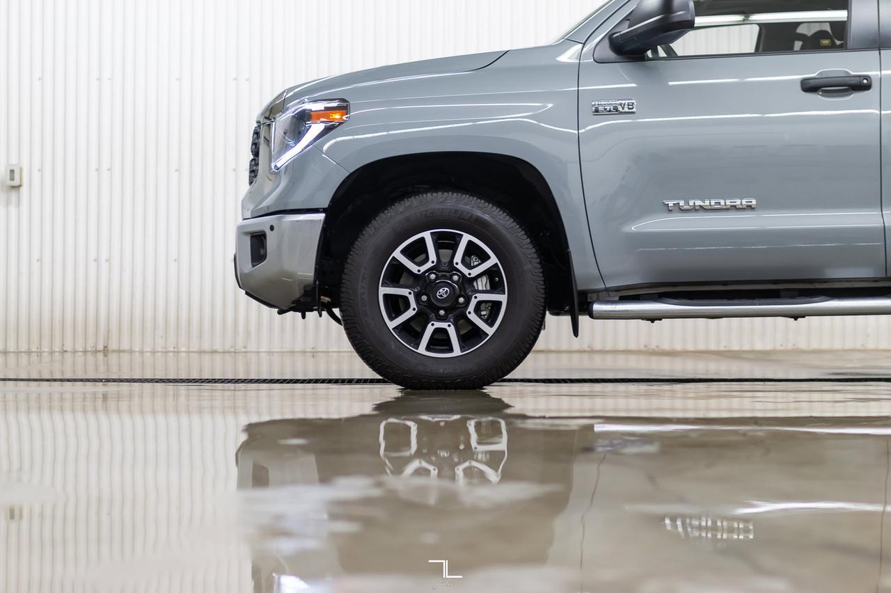 2020 Toyota Tundra 4x4 Crew Max SR5 TRD Offroad Roof BCam Red Deer AB