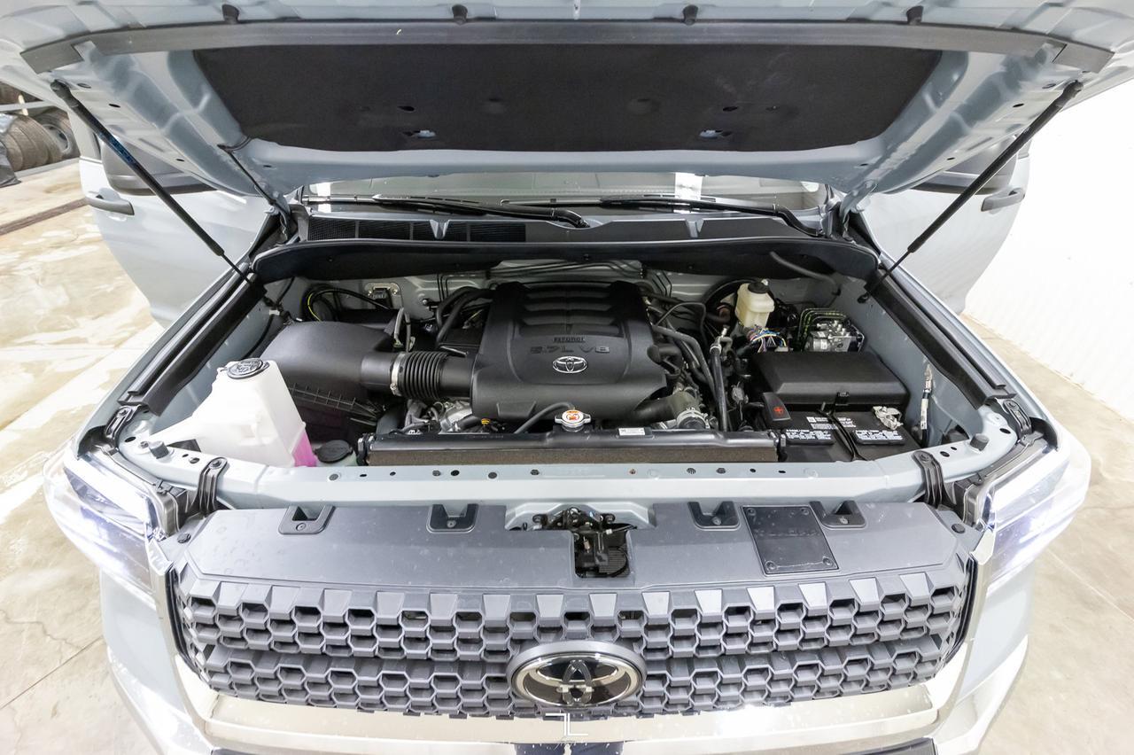 2020 Toyota Tundra 4x4 Crew Max SR5 TRD Offroad Roof BCam Red Deer AB