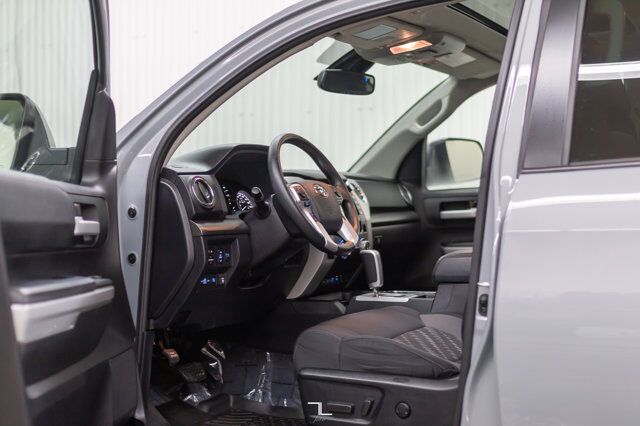 2020 Toyota Tundra 4x4 Crew Max SR5 TRD Offroad Roof BCam Red Deer AB