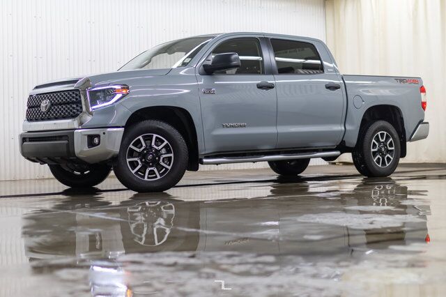 2020 Toyota Tundra 4x4 Crew Max SR5 TRD Offroad Roof BCam Red Deer AB