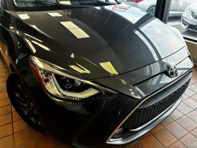 2020 Toyota Yaris XLE