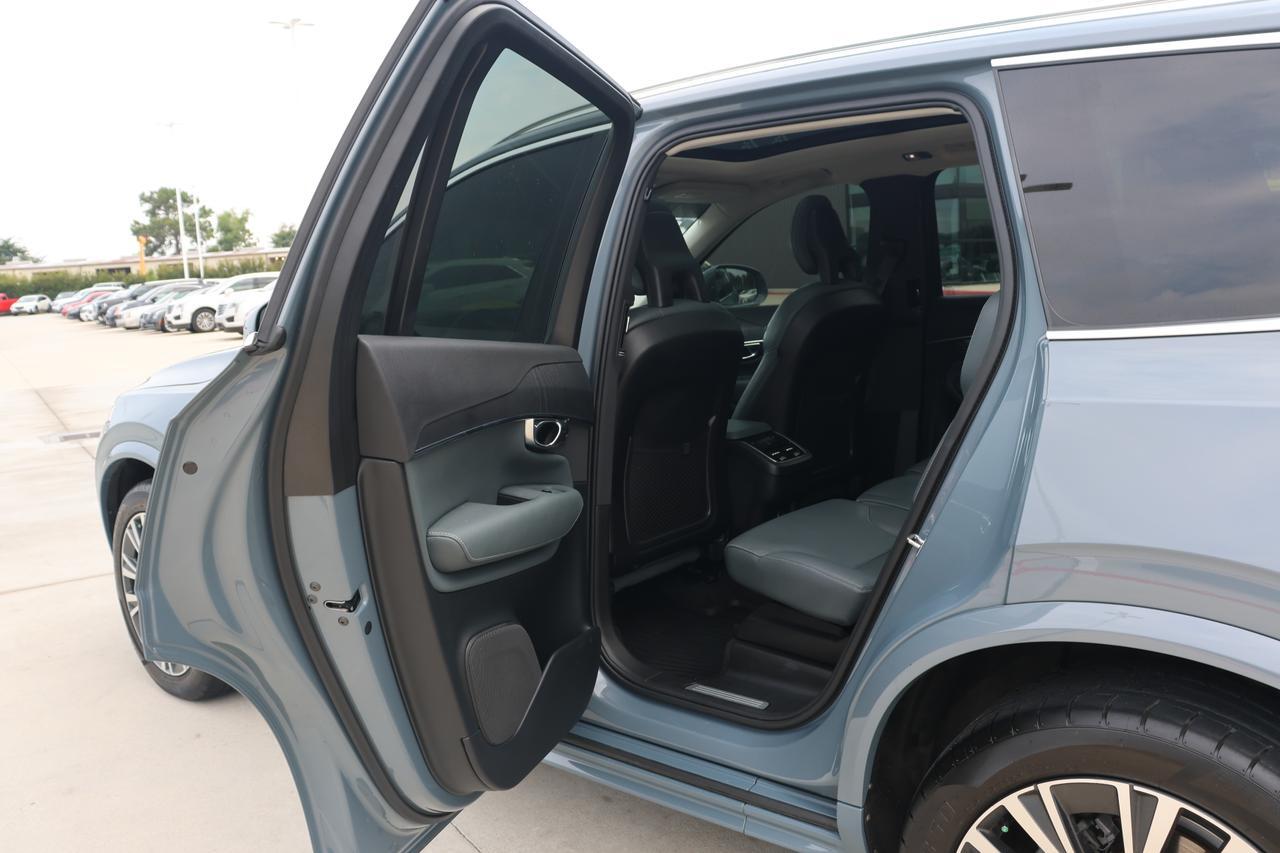 2020 VOLVO XC90 T6 MOMENTUM Houston TX