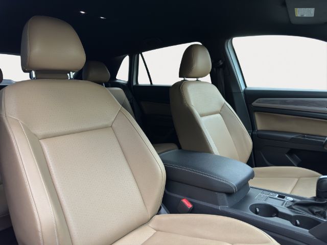 2020 Volkswagen Atlas Cross Sport 2.0T SE w/Technology | 2.0T SE w/Technology R-Line Miami FL