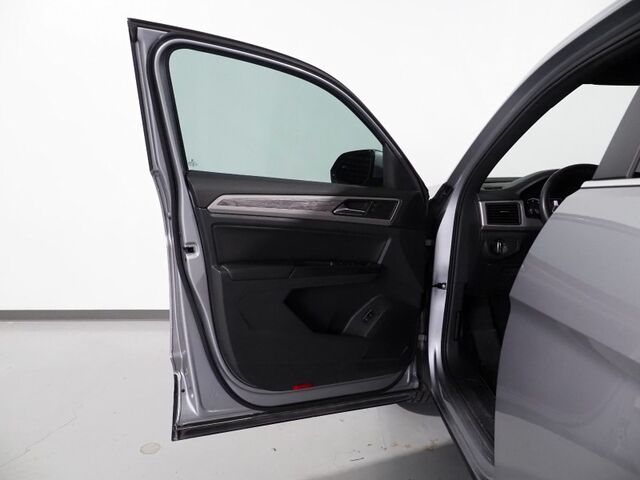 2020 Volkswagen Atlas Cross Sport 3.6L V6 SE w/Technology *ADAPTIVE CRUISE, SAFETY ALERTS, BACKUP-CAMERA, COLOR TOUCHSCREEN, PANORAMA MOONROOF, HEATED SEATS, REMOTE START, POWER LIFTGATE, 20 INCH ALLOYS, ANDROID & APPLE Round Rock TX