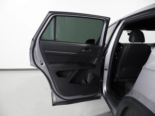 2020 Volkswagen Atlas Cross Sport 3.6L V6 SE w/Technology *ADAPTIVE CRUISE, SAFETY ALERTS, BACKUP-CAMERA, COLOR TOUCHSCREEN, PANORAMA MOONROOF, HEATED SEATS, REMOTE START, POWER LIFTGATE, 20 INCH ALLOYS, ANDROID & APPLE Round Rock TX