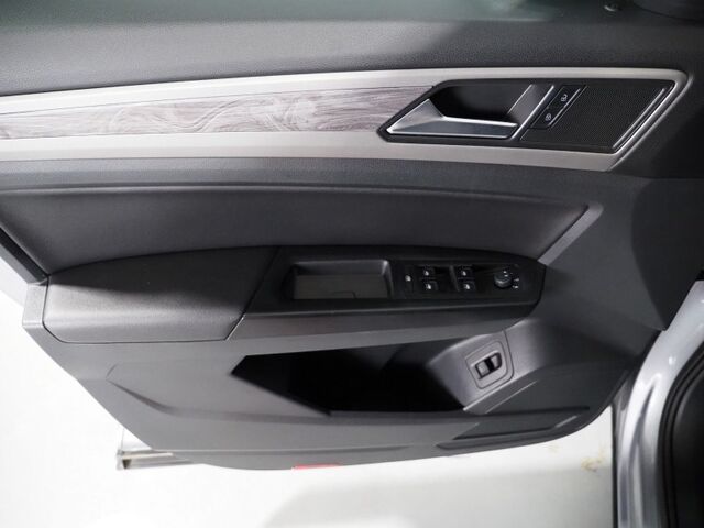 2020 Volkswagen Atlas Cross Sport 3.6L V6 SE w/Technology *ADAPTIVE CRUISE, SAFETY ALERTS, BACKUP-CAMERA, COLOR TOUCHSCREEN, PANORAMA MOONROOF, HEATED SEATS, REMOTE START, POWER LIFTGATE, 20 INCH ALLOYS, ANDROID & APPLE Round Rock TX