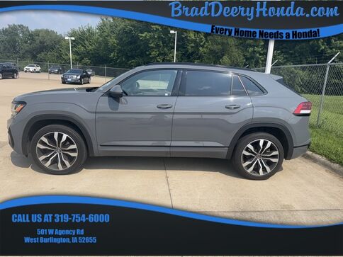 2020_Volkswagen_Atlas Cross Sport_3.6L V6 SEL Premium R-Line_ West Burlington IA