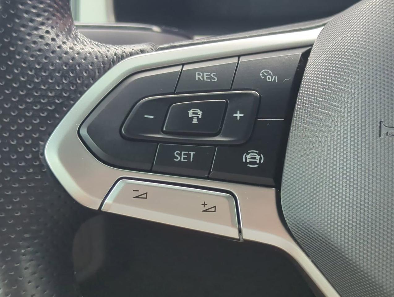 2020 Volkswagen Atlas Cross Sport 3.6L V6 SEL R-Line Appleton WI