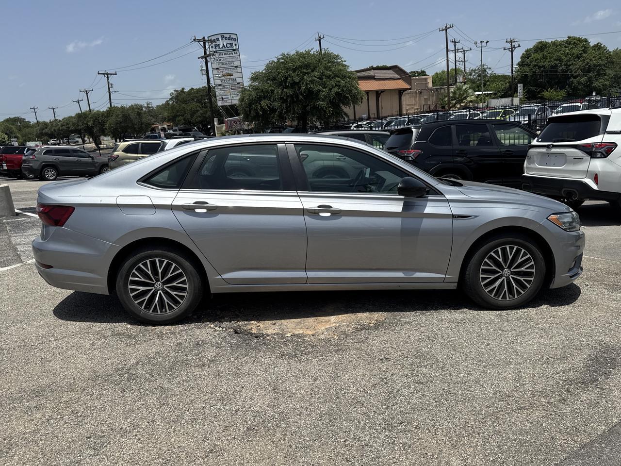 2020 Volkswagen Jetta R-Line