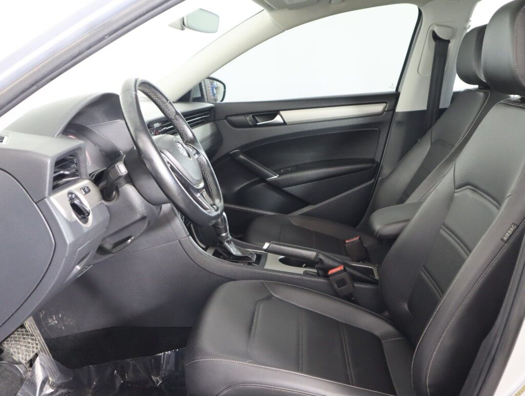 2020 Volkswagen Passat 2.0T SE Auto Sunroof pkg Maumee OH