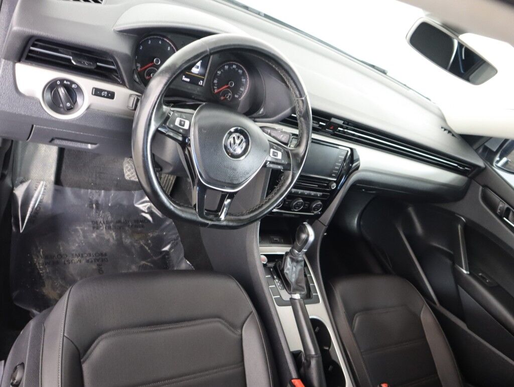 2020 Volkswagen Passat 2.0T SE Auto Sunroof pkg Maumee OH