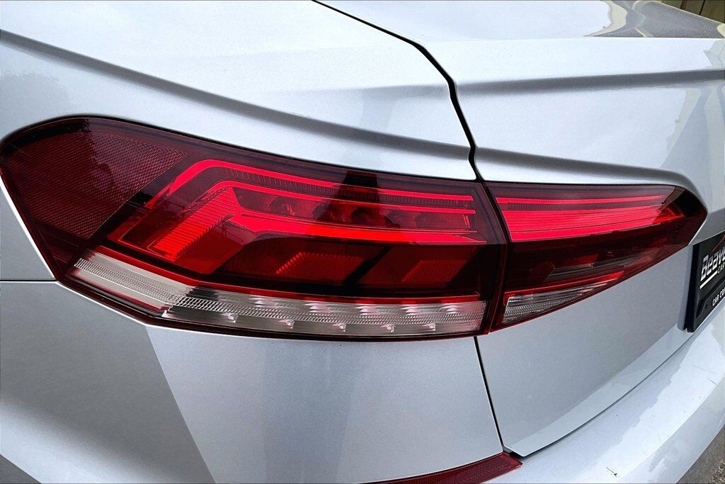 2020 Volkswagen Passat 2.0T SE OR