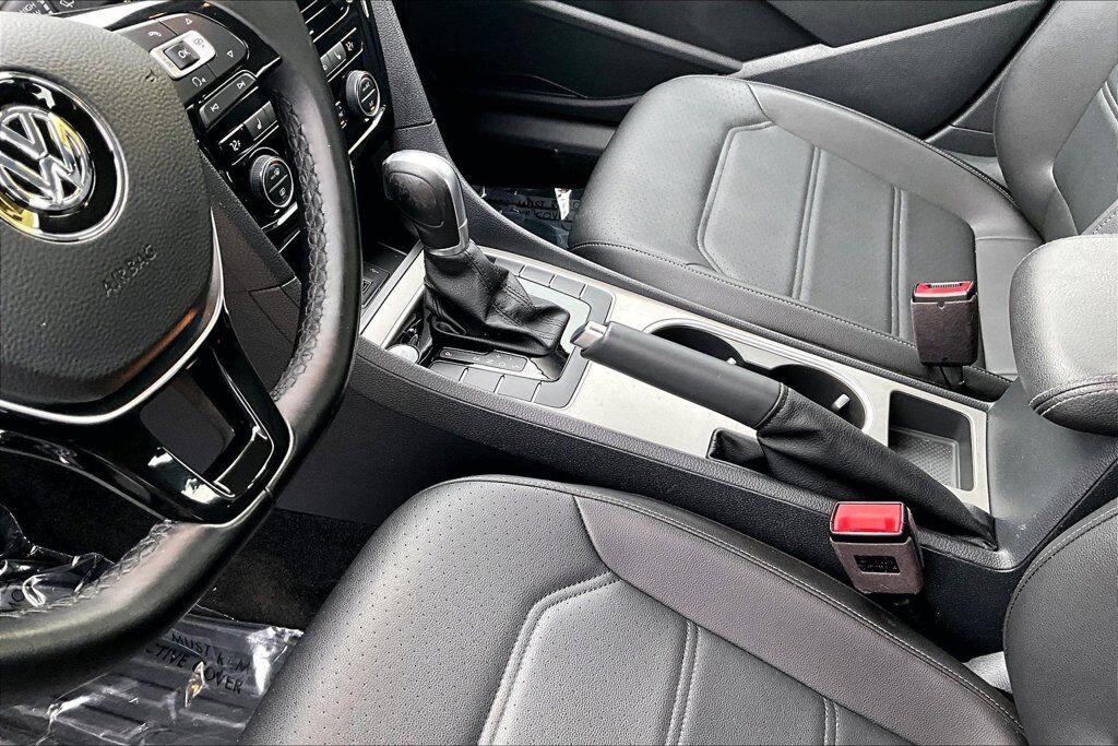 2020 Volkswagen Passat 2.0T SE OR