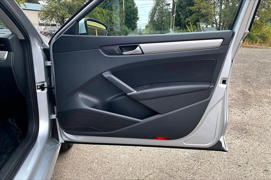2020 Volkswagen Passat 2.0T SE OR
