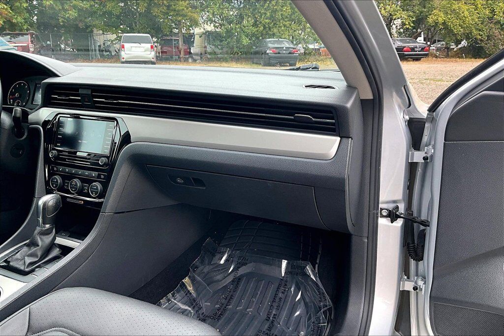 2020 Volkswagen Passat 2.0T SE OR