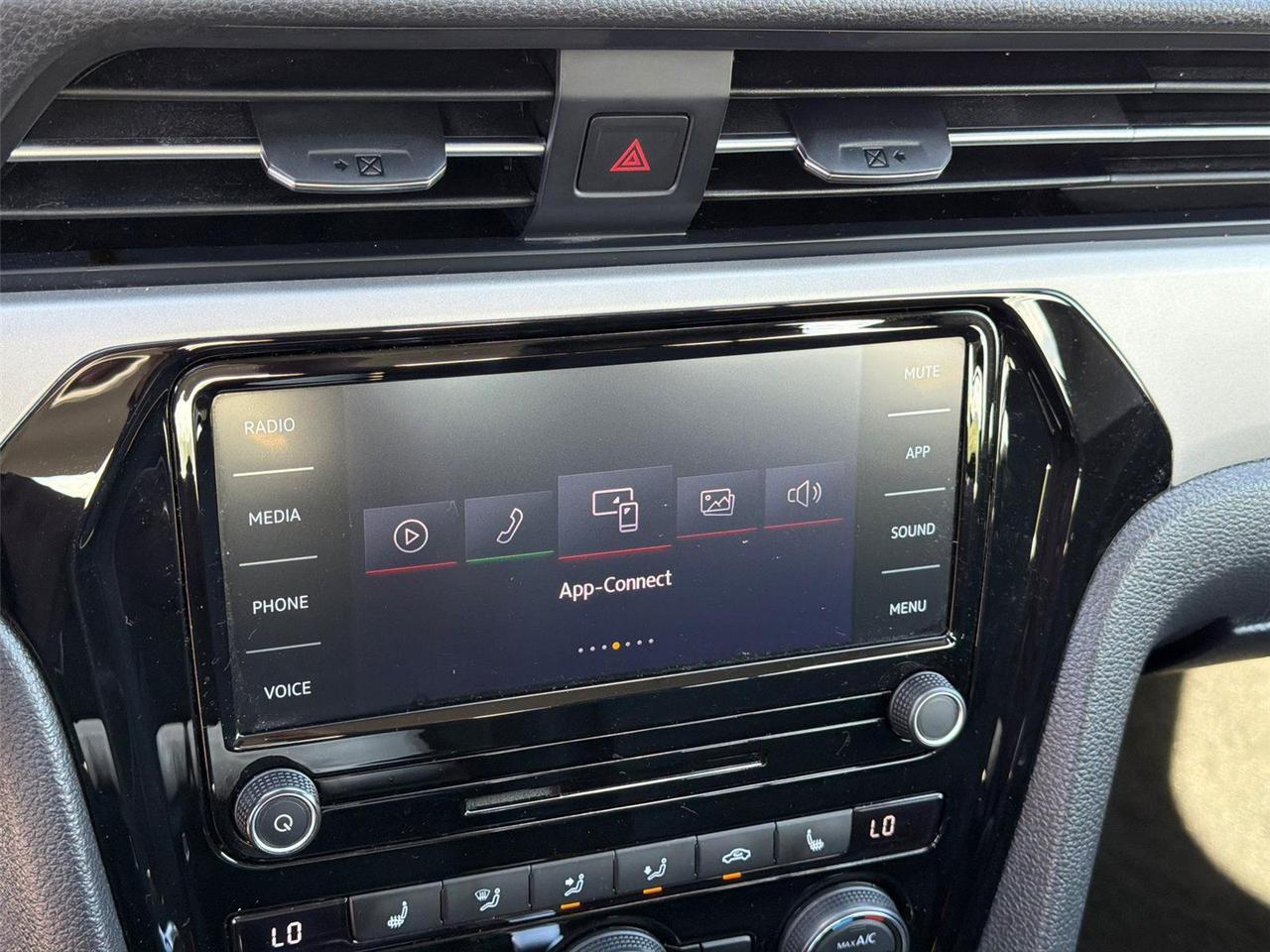 2020 Volkswagen Passat 2.0T SE Hagerstown MD