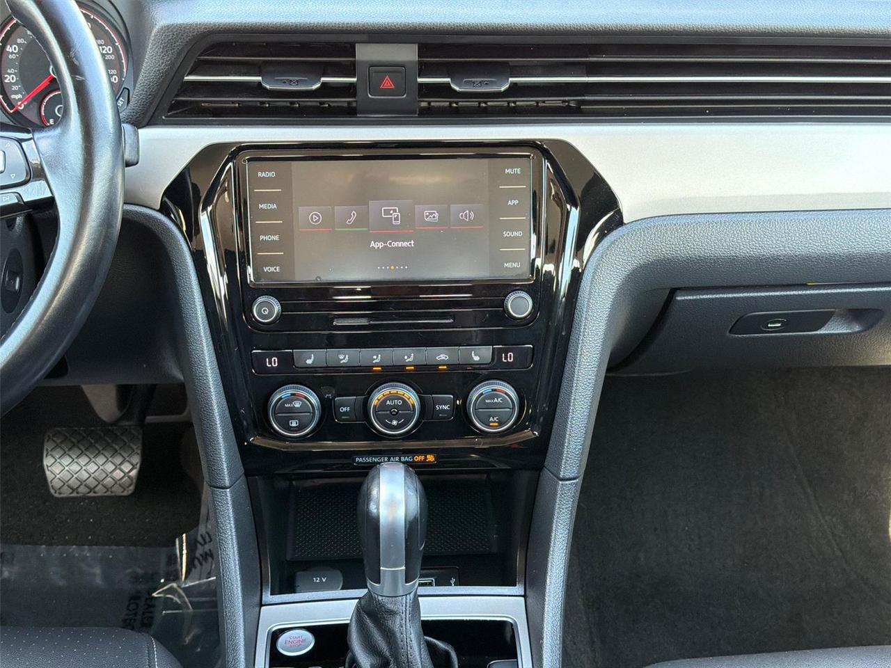 2020 Volkswagen Passat 2.0T SE Hagerstown MD