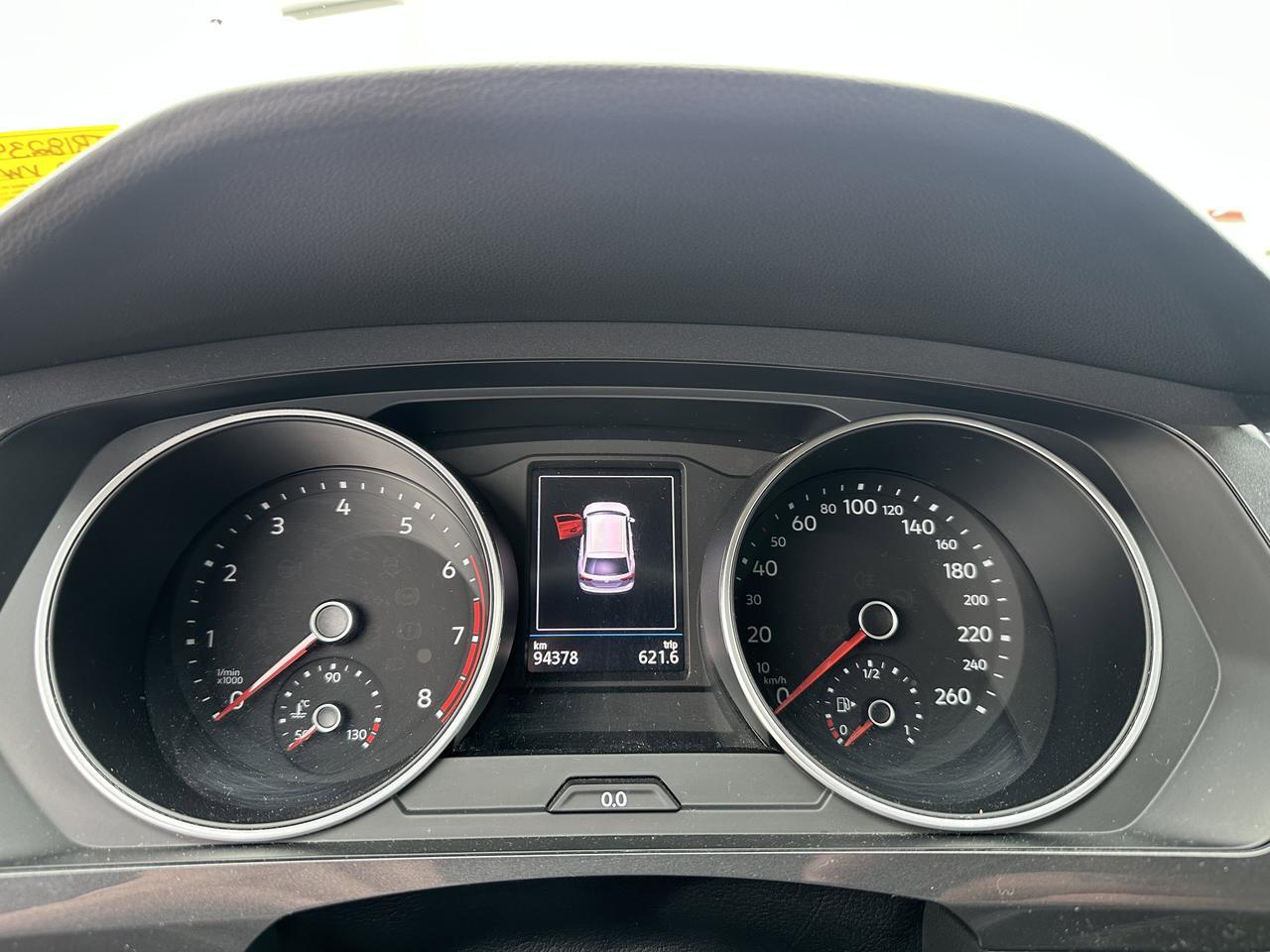 2020 Volkswagen Tiguan Comfortline 4MOTION | Leather | 2L Turbo | Power Liftgate | Rearview Camera | Keyless Entry Redwater AB